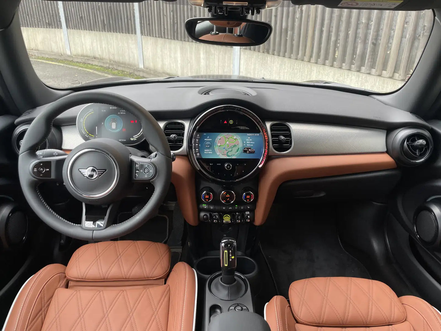 Fotografie automobilu MINI SE na operativní leasing | Driveto.cz