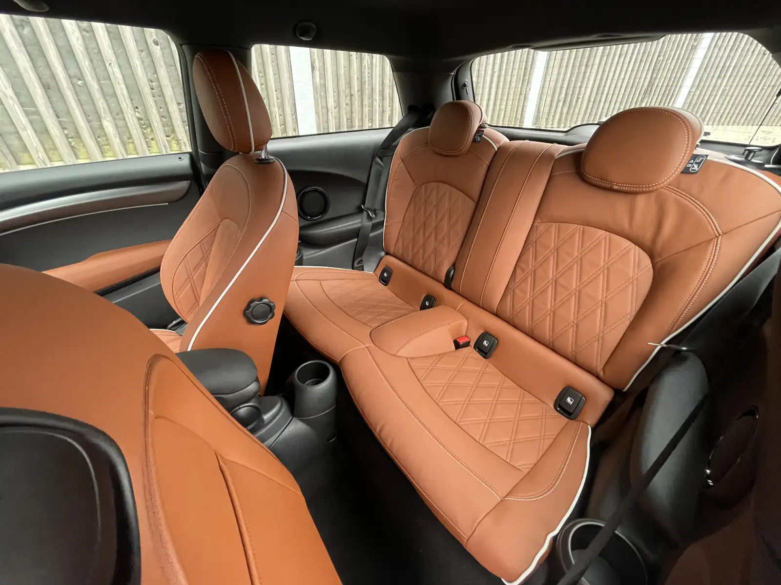 Fotografie automobilu MINI SE na operativní leasing | Driveto.cz