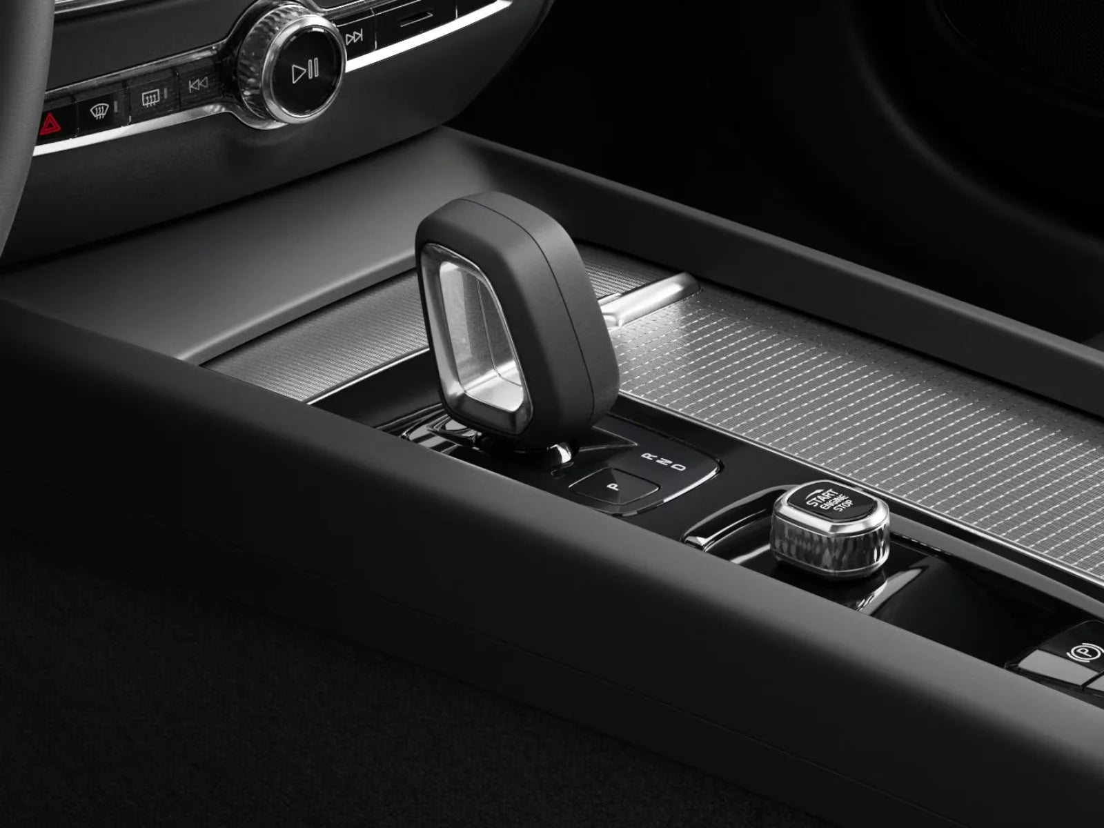 Fotografie automobilu Volvo V60 Plus Dark na operativní leasing | Driveto.cz