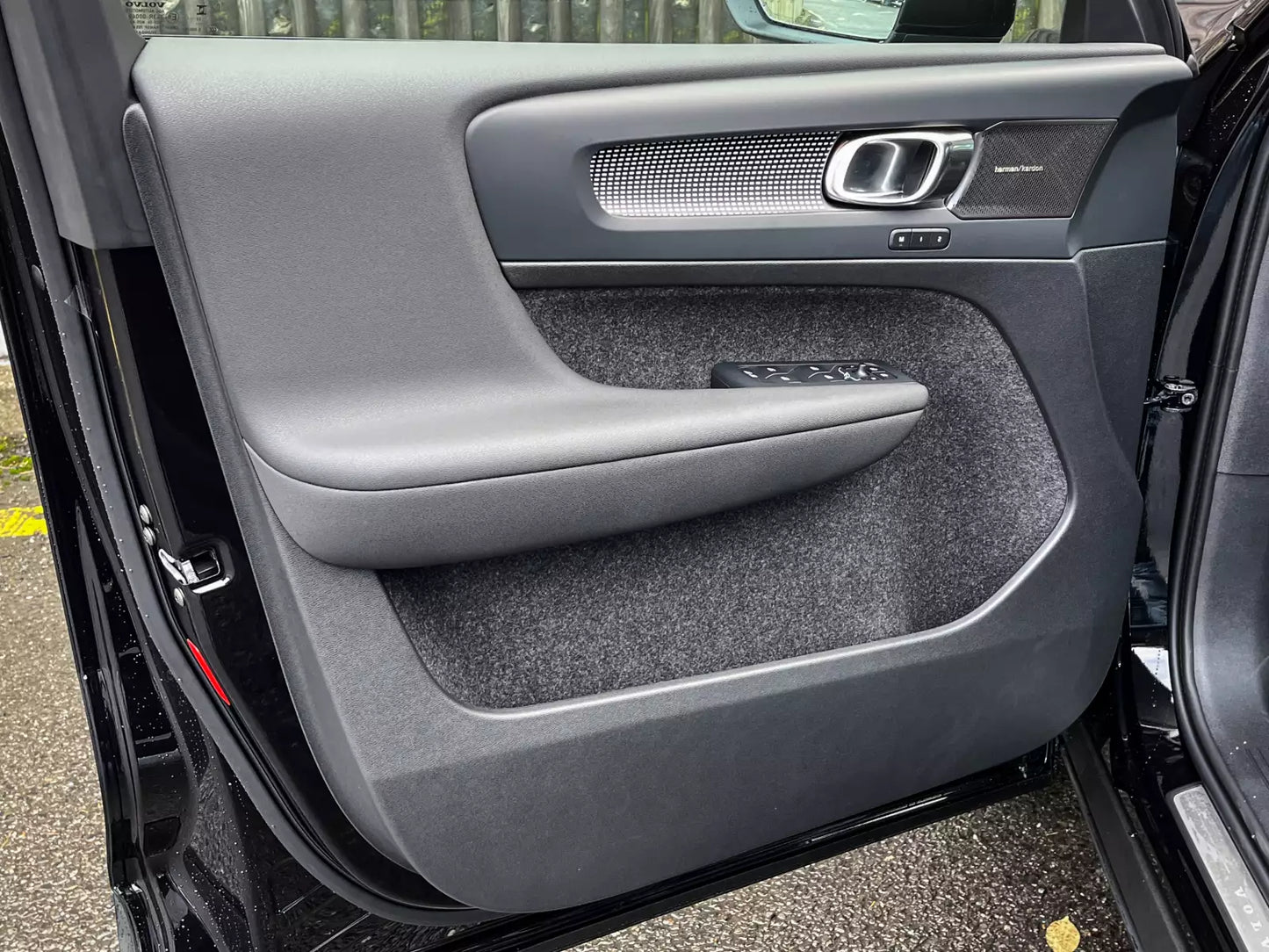 Fotografie automobilu Volvo XC40 Plus Dark na operativní leasing | Driveto.cz