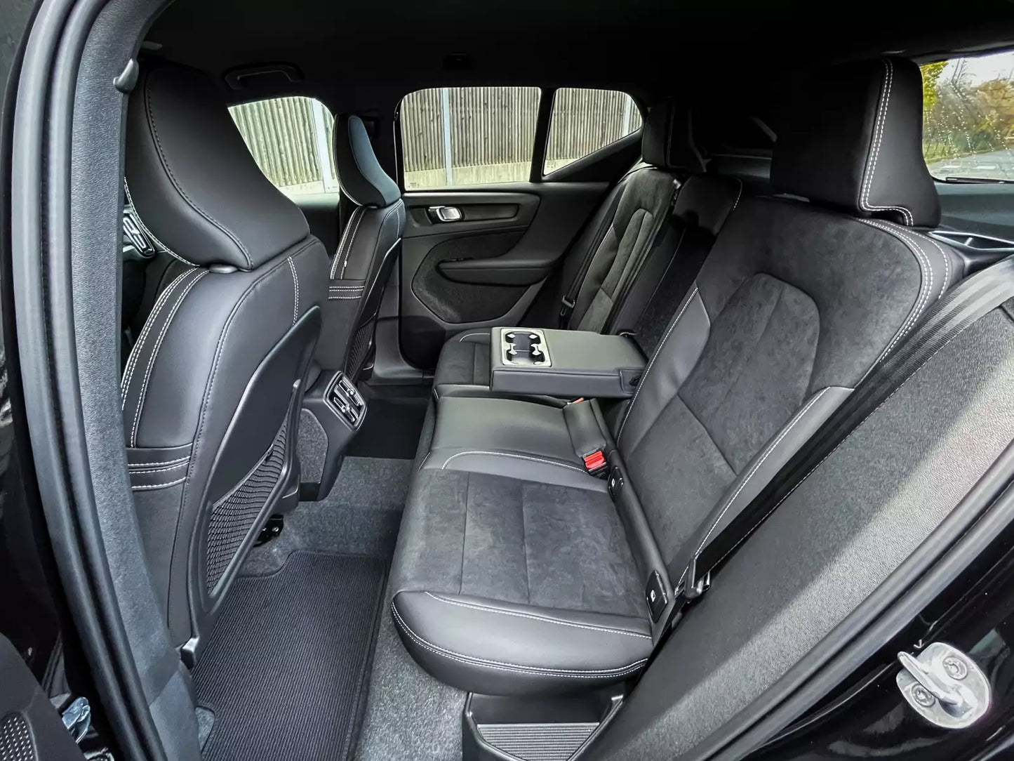 Fotografie automobilu Volvo XC40 Plus Dark na operativní leasing | Driveto.cz