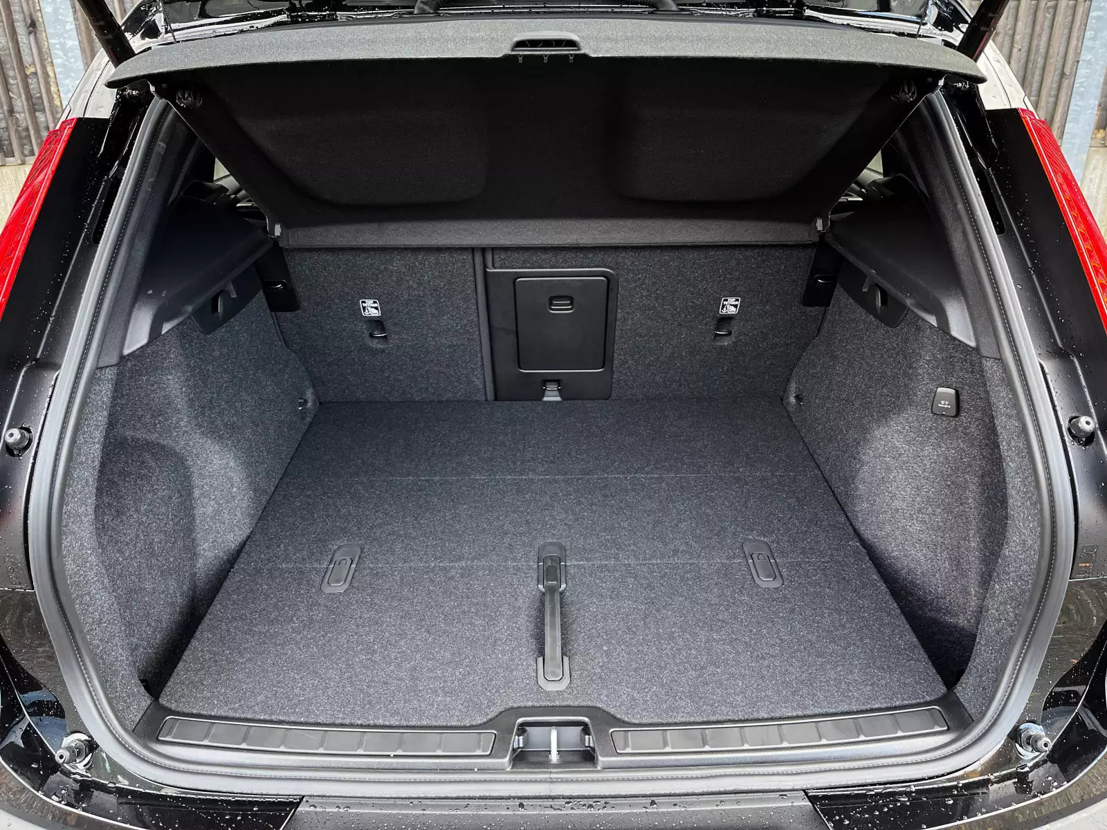 Fotografie automobilu Volvo XC40 Plus Dark na operativní leasing | Driveto.cz