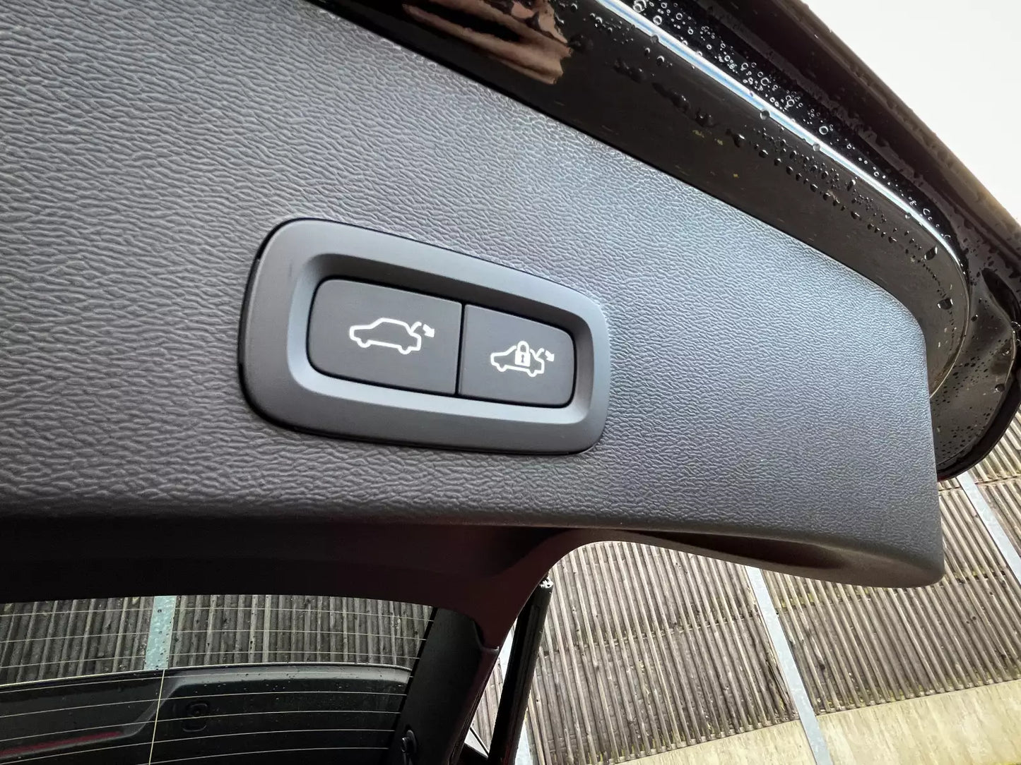 Fotografie automobilu Volvo XC40 Plus Dark na operativní leasing | Driveto.cz