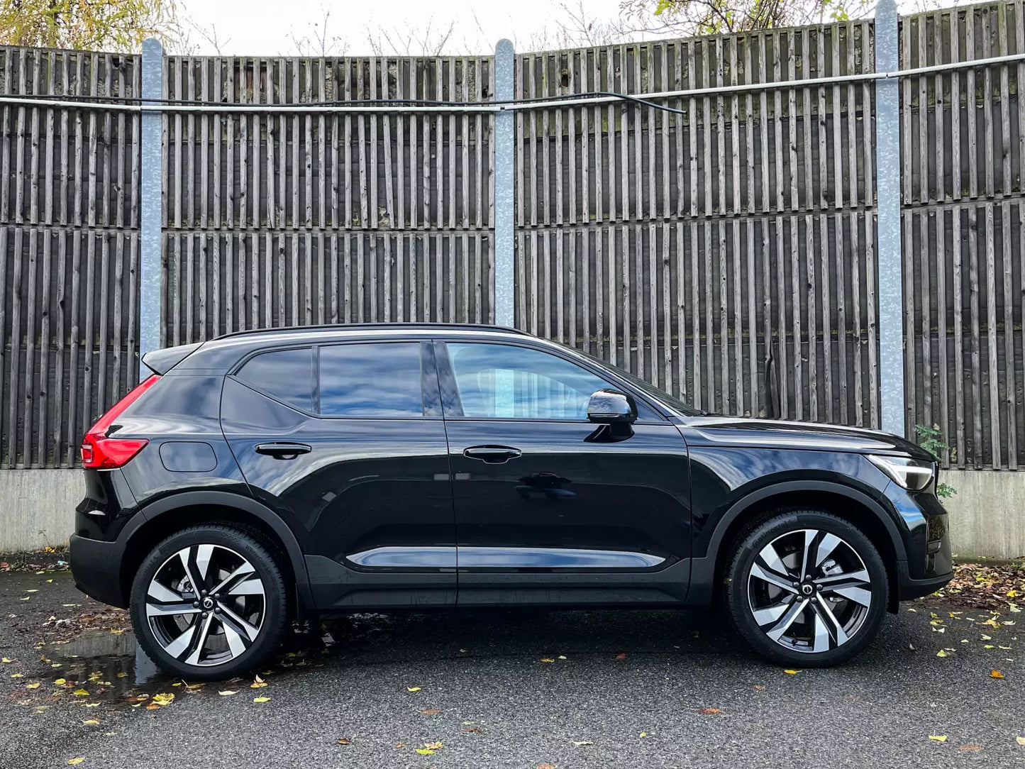 Fotografie automobilu Volvo XC40 Plus Dark na operativní leasing | Driveto.cz