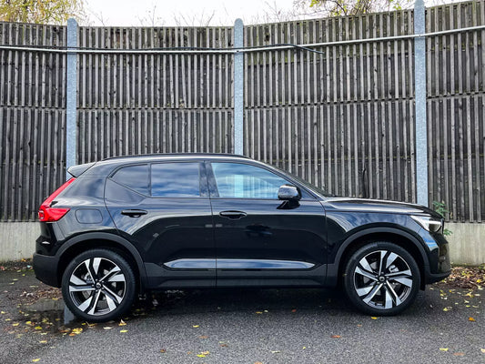 
                      Fotografie automobilu Volvo XC40 Plus Dark na operativní leasing | Driveto.cz. Operativní leasing pro automobily Volvo
                    