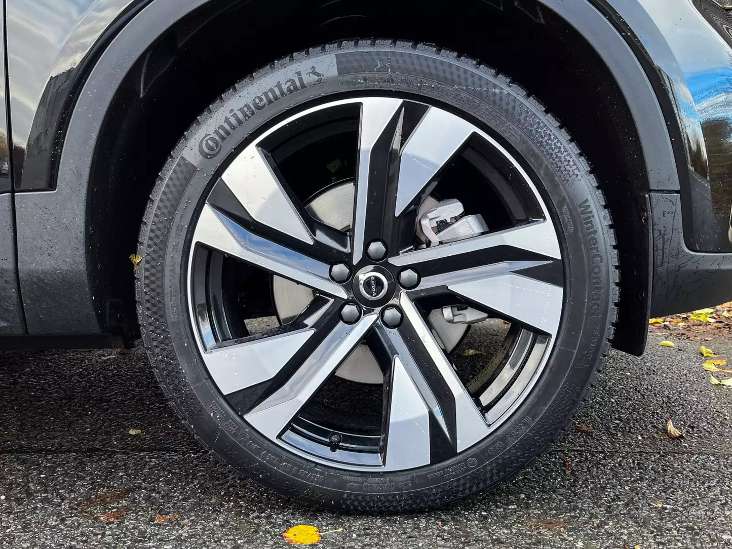 Fotografie automobilu Volvo XC40 Plus Dark na operativní leasing | Driveto.cz