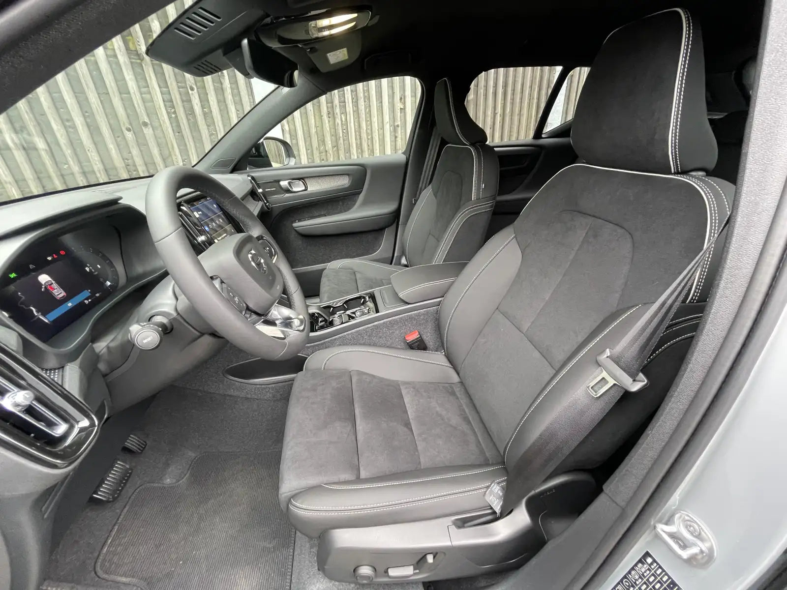 Fotografie automobilu Volvo XC40 Plus Dark na operativní leasing | Driveto.cz