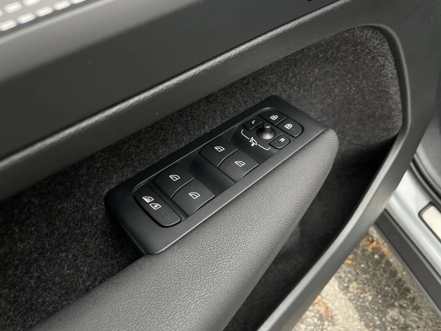 Fotografie automobilu Volvo XC40 Plus Dark na operativní leasing | Driveto.cz