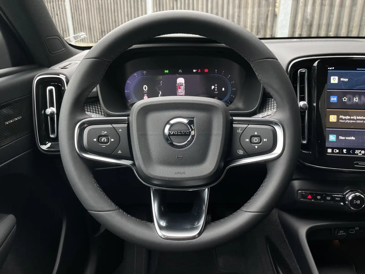 Fotografie automobilu Volvo XC40 Plus Dark na operativní leasing | Driveto.cz