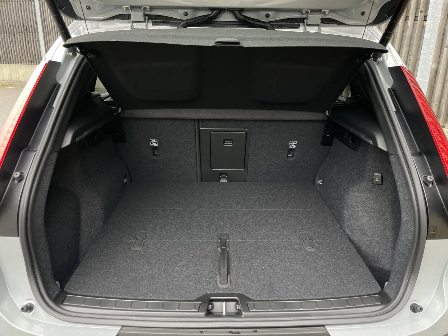 Fotografie automobilu Volvo XC40 Plus Dark na operativní leasing | Driveto.cz