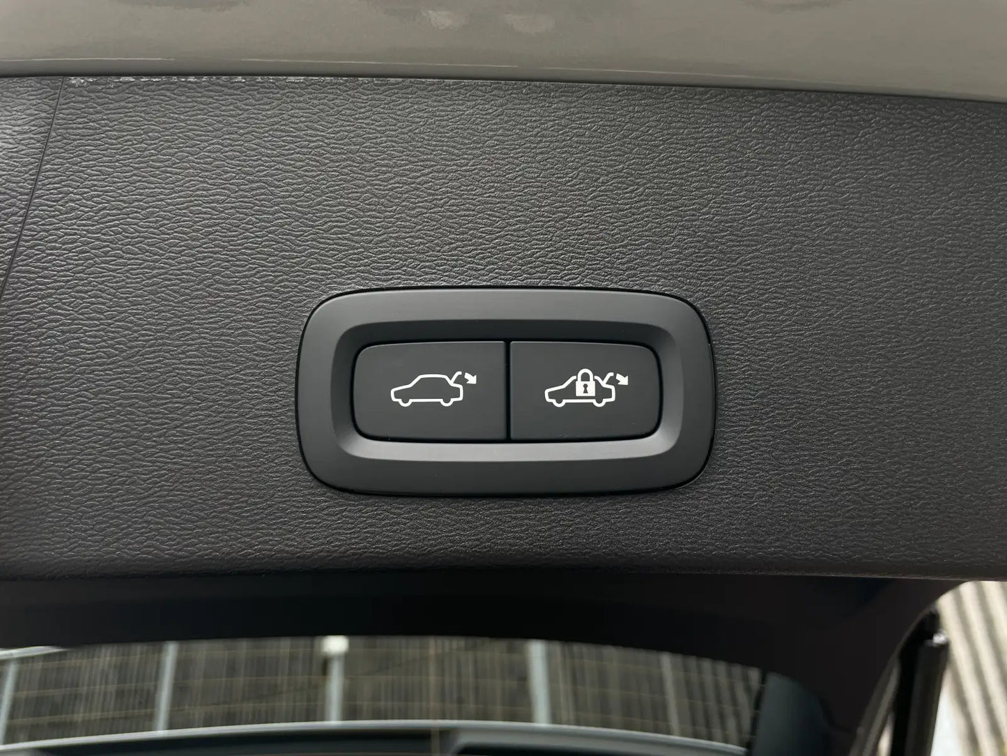 Fotografie automobilu Volvo XC40 Plus Dark na operativní leasing | Driveto.cz