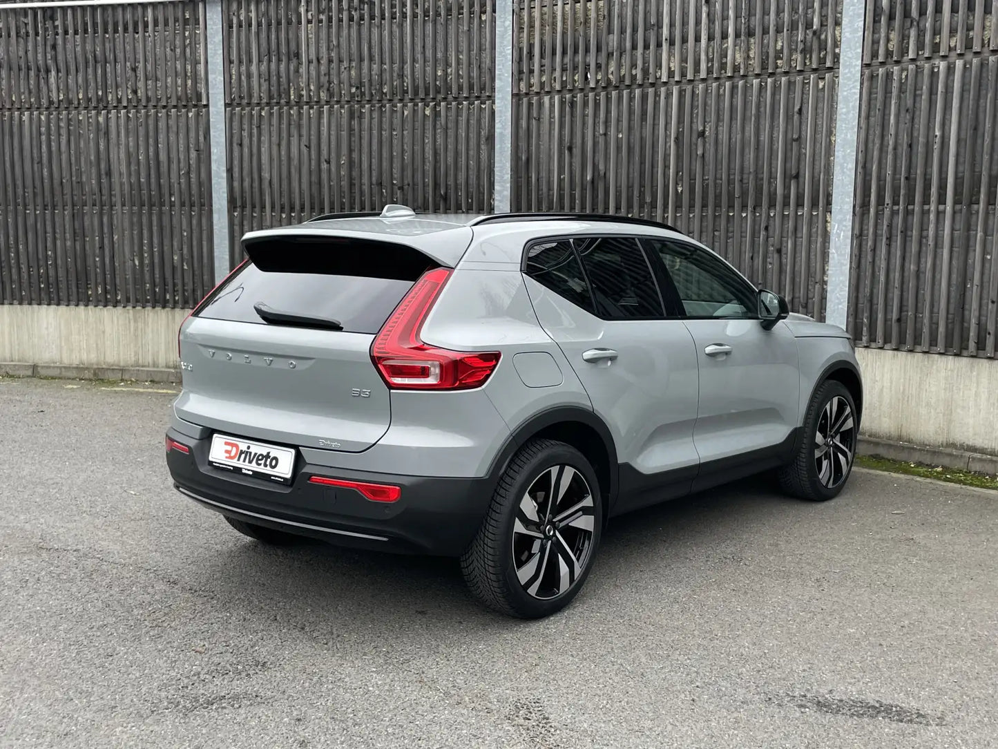 Fotografie automobilu Volvo XC40 Plus Dark na operativní leasing | Driveto.cz