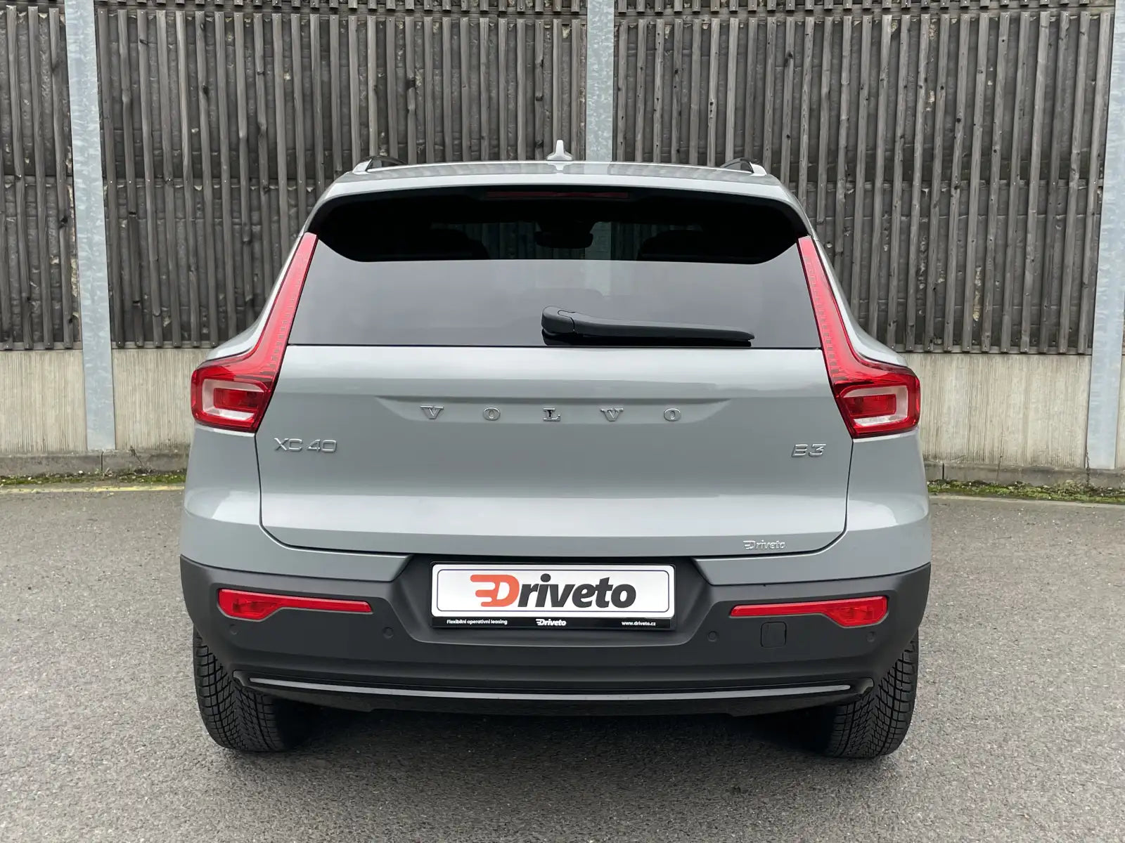 Fotografie automobilu Volvo XC40 Plus Dark na operativní leasing | Driveto.cz