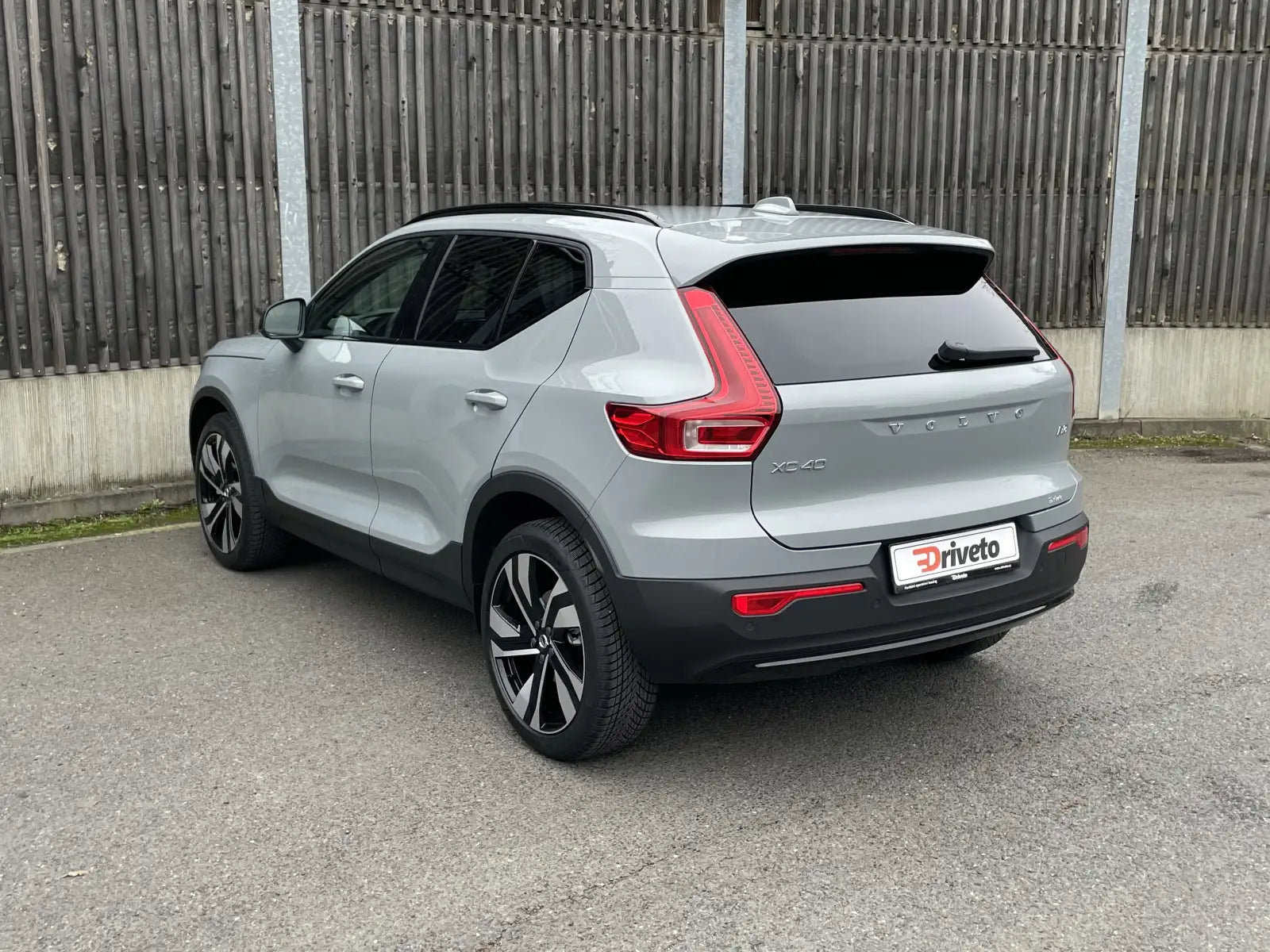 Fotografie automobilu Volvo XC40 Plus Dark na operativní leasing | Driveto.cz
