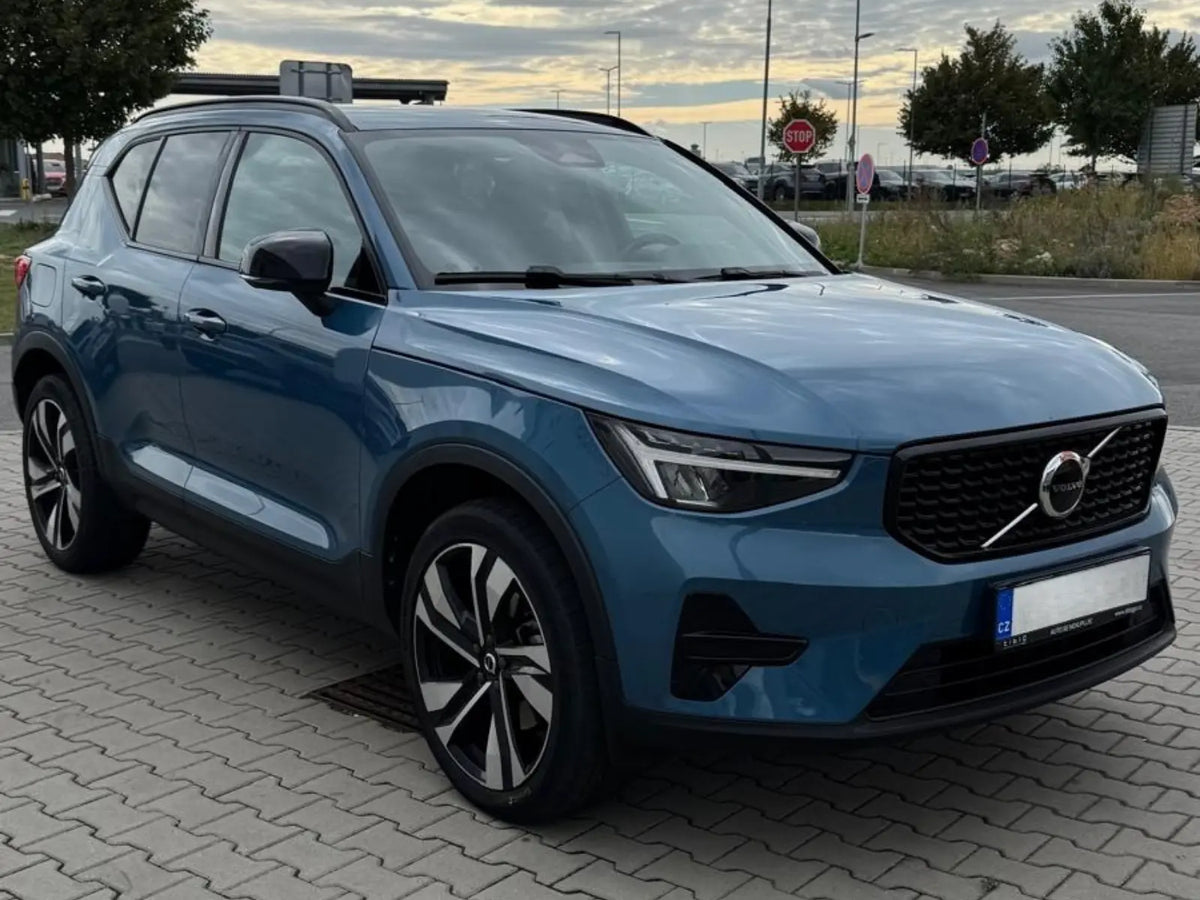 Fotografie automobilu Volvo XC40 Plus Dark na operativní leasing | Driveto.cz
